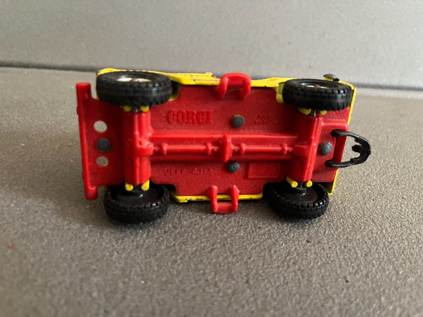 Ancienne Miniature Voiture Corgi Toys Jeep CJ-5 1/36 Epave