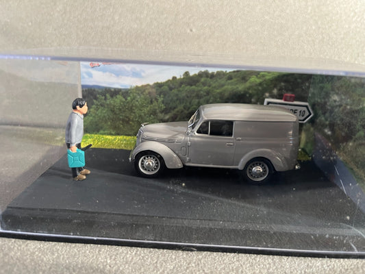 Voiture Miniature Renault Juvaquatre Etape 4 La Route Bleue RN7 1/43