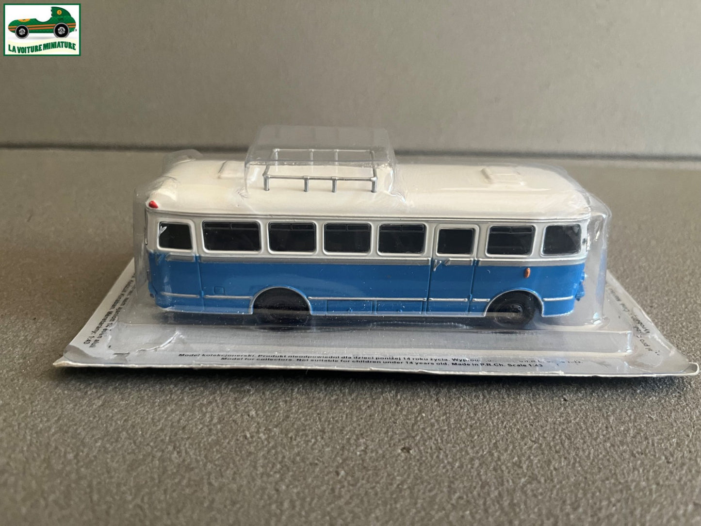 Voiture miniature SAN H100A Autobus Bus Pays de L'est IST Deagostini 1/72