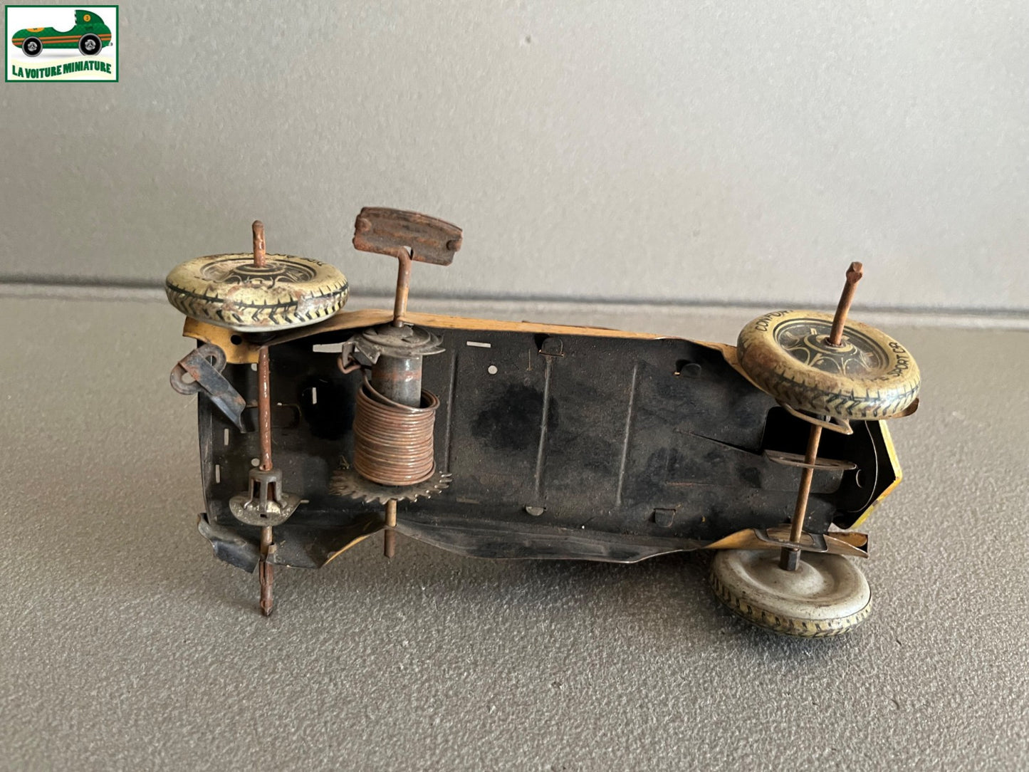 Ancienne Miniature Voiture Tole Mécanisme Militaire CR Charles Rosssignol Epave