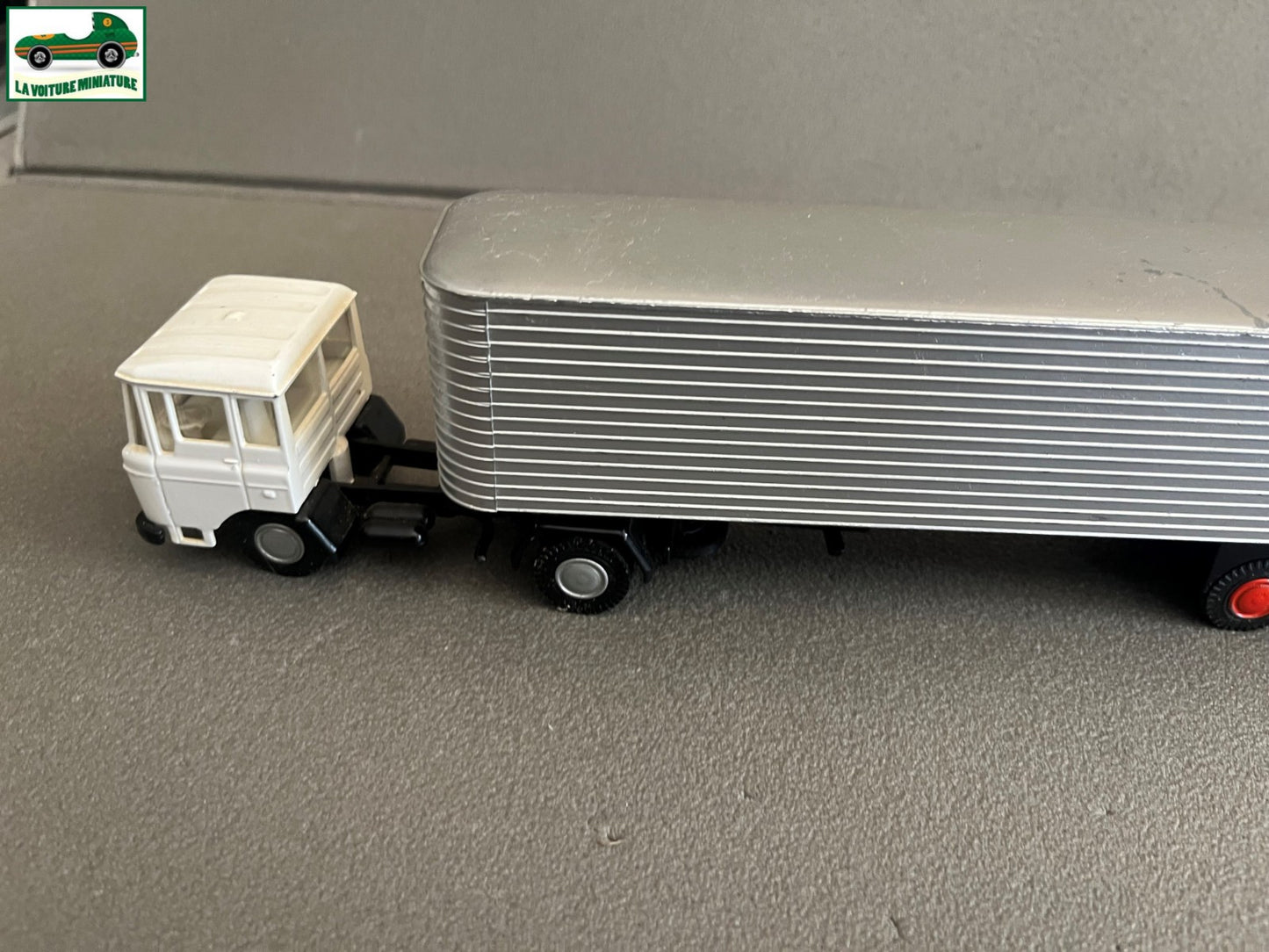 Ancienne Voiture Miniature Camion Semi Remorque DAF Lion Car 1/50 Défauts