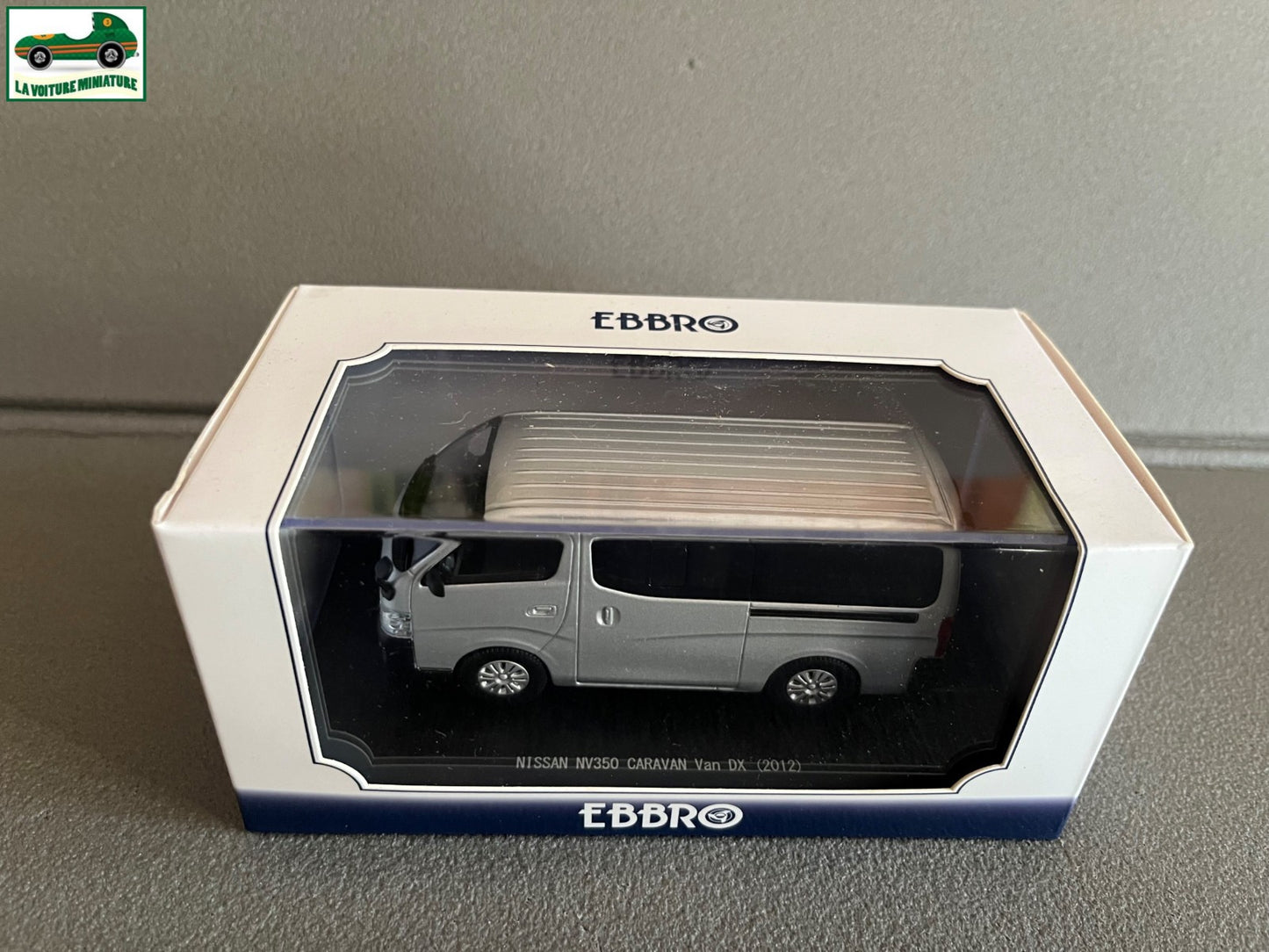 Voiture Miniature Nissan NV350 Caravan Van DX 2012 Ebbro au 1/43