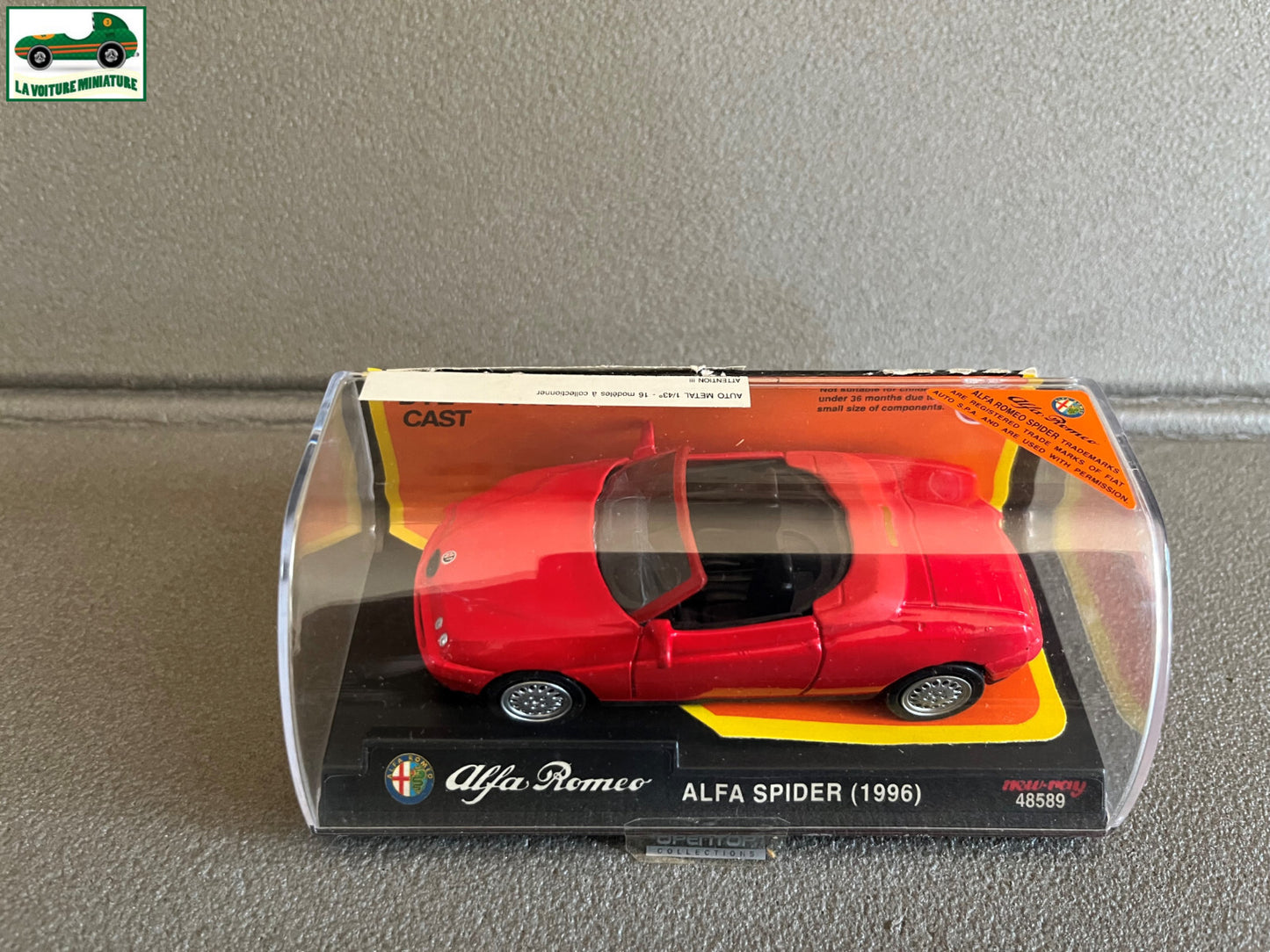 Voiture Miniature Alfa Romeo Spider 1996 New Ray au 1/43
