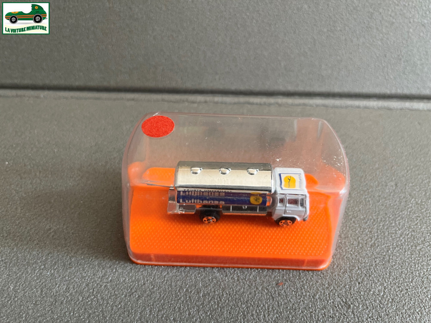 Voiture miniature Camion Mercedes Aeroport Guiloy Spain Echelle Type Majorette