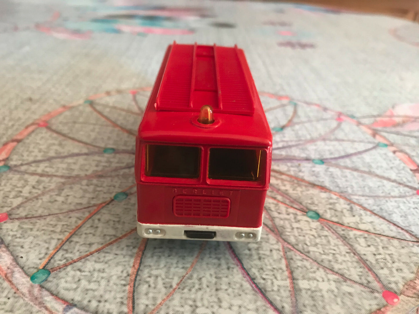 Voiture Miniature Camion Secours Pompiers Berliet GAK 17 Solido 1/55