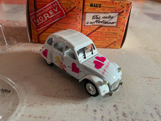 Voiture Miniature 2 CV Citroen 2cv 6 Saint Valentin Norev 1/43