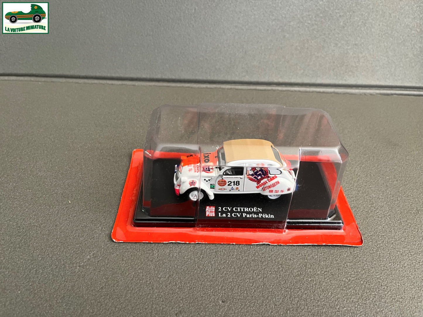 Voiture miniature Citroen 2cv 2 cv Paris Pekin Auto Plus Hachette 1/43