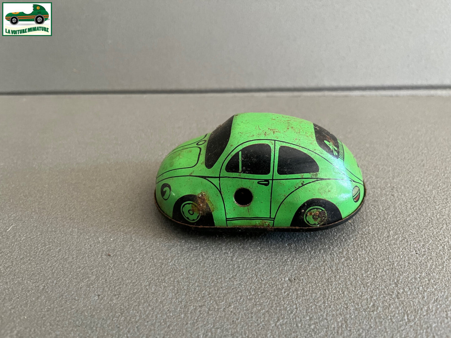 Ancienne Miniature Voiture Tole Clé Mécanisme Volkswagen Beetle Kovap Epave