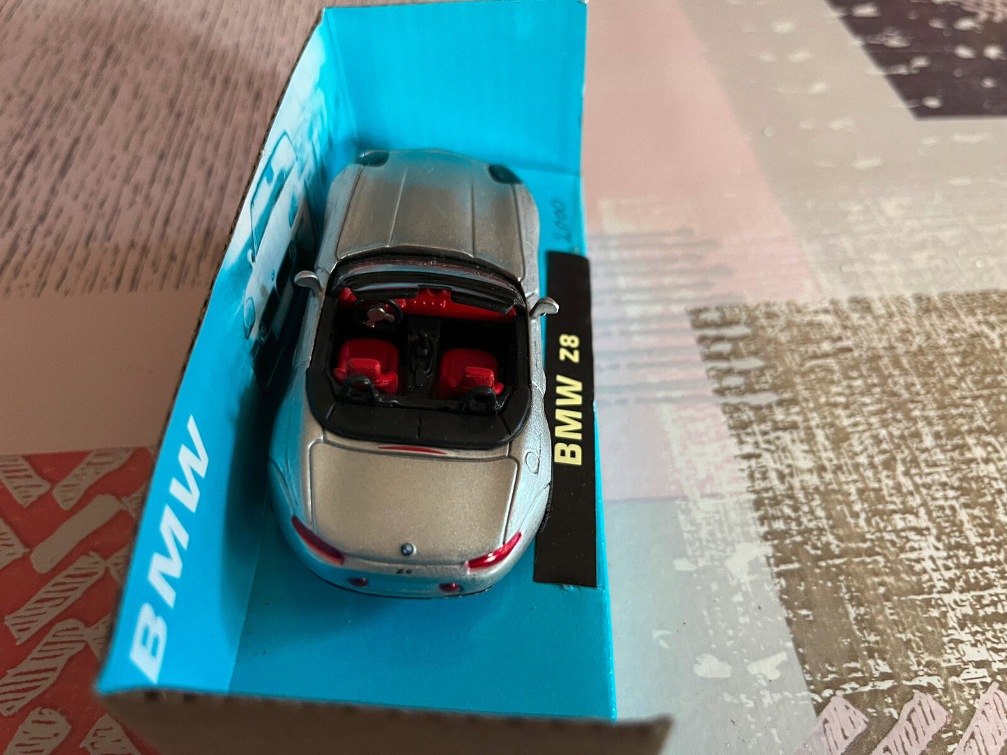 Voiture Miniature BMW Z8 New Ray au 1/43