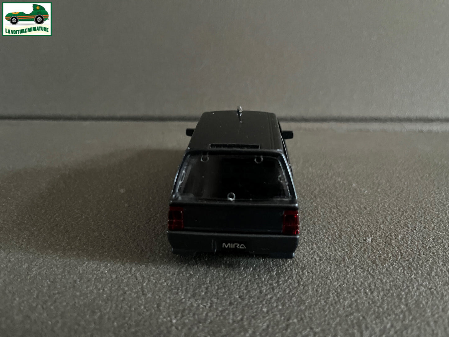 Voiture miniature Diapet Daihatsu Mira Japan au 1/35