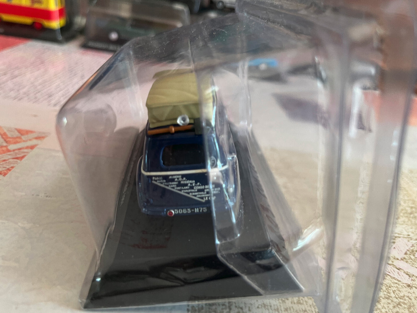 Voiture miniature Peugeot 203 Commerciale 1951 Norev Hachette au 1/43