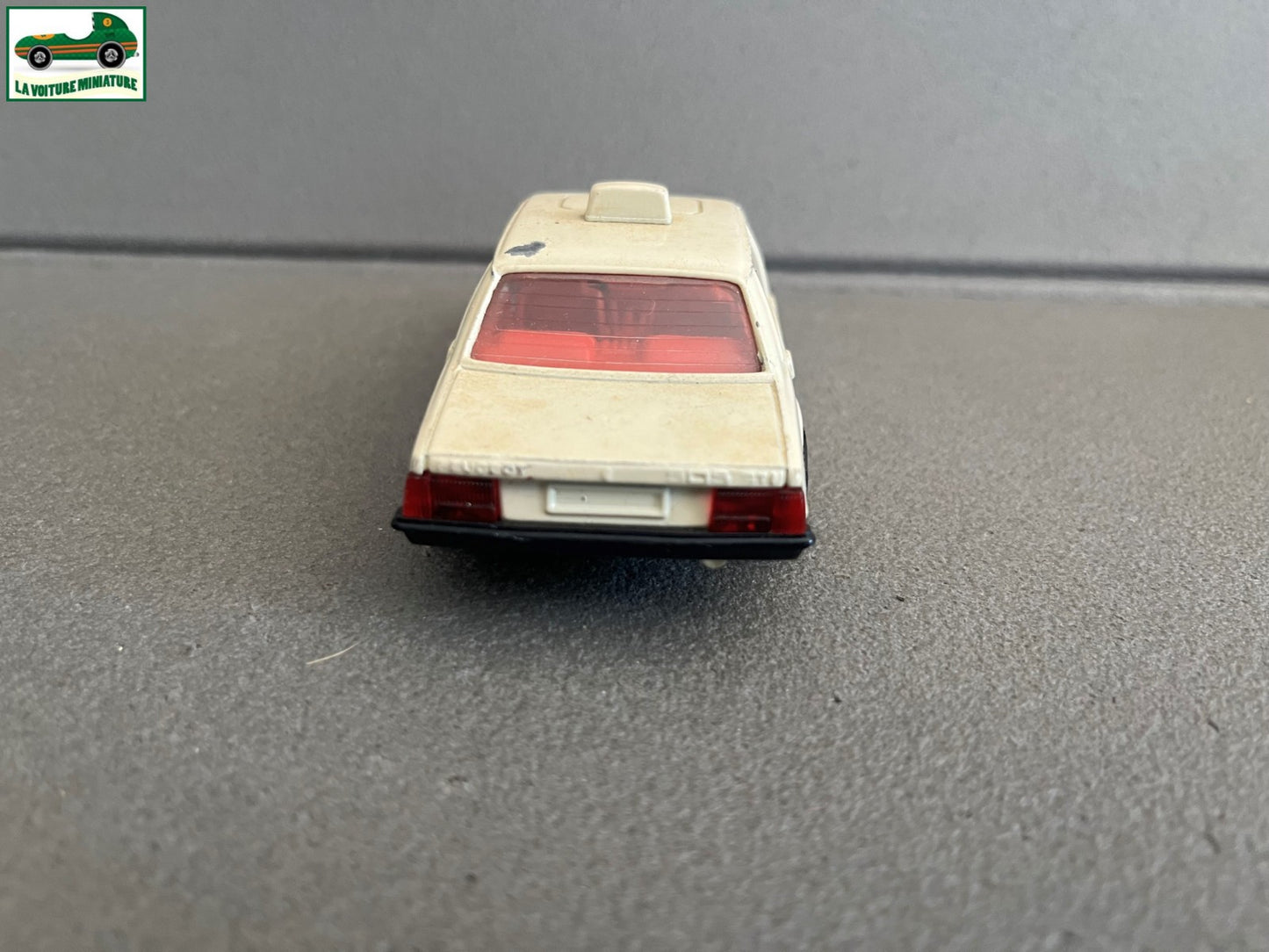 Voiture Miniature Peugeot 505 STI Taxi Corgi Made in GT Britain au 1/35 1/36
