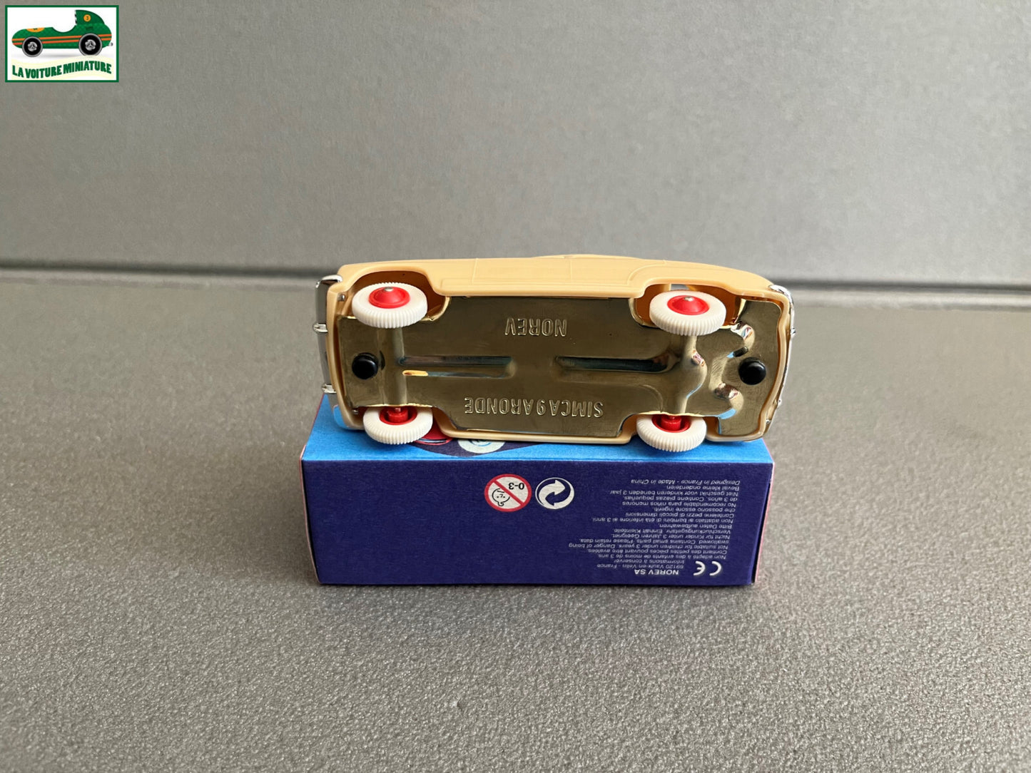 Voiture miniature Simca 9 Aronde Norev Plastique 1/43