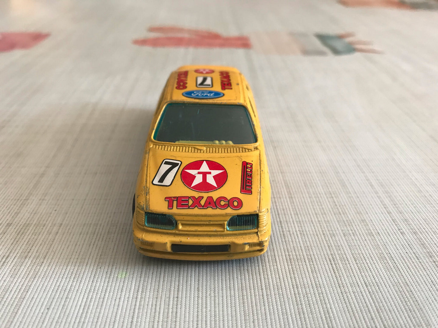 Voiture miniature Ford Sierra Texaco 7 Burago Italy au 1/43
