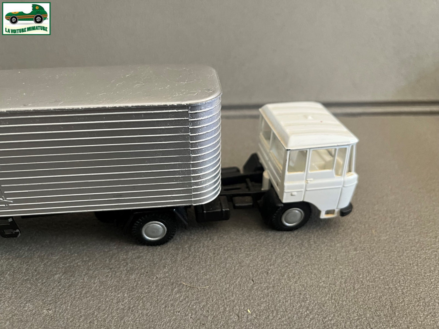 Ancienne Voiture Miniature Camion Semi Remorque DAF Lion Car 1/50 Défauts