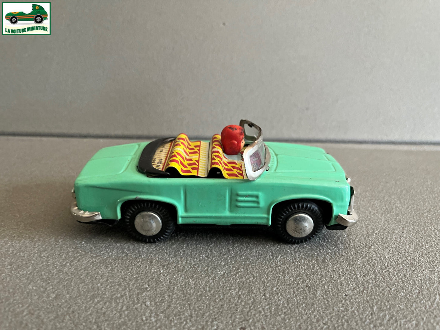 Ancien Jouet Voiture MF926 Made in China Tole Metal à Friction 1/30 12,5cm env