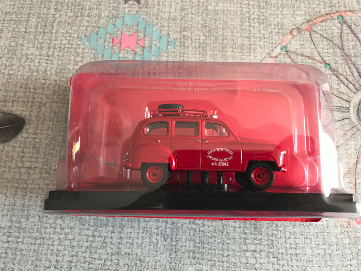 Voiture miniature Renault Colorale Prairie 4x4 Break Incendie Hachette au 1/43