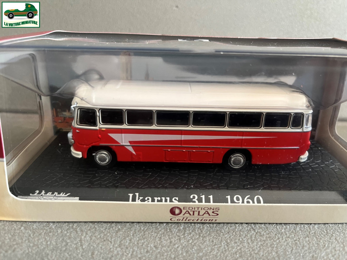 Voiture miniature Ikarus 311 1960 Autobus Bus Collection Atlas 1/72