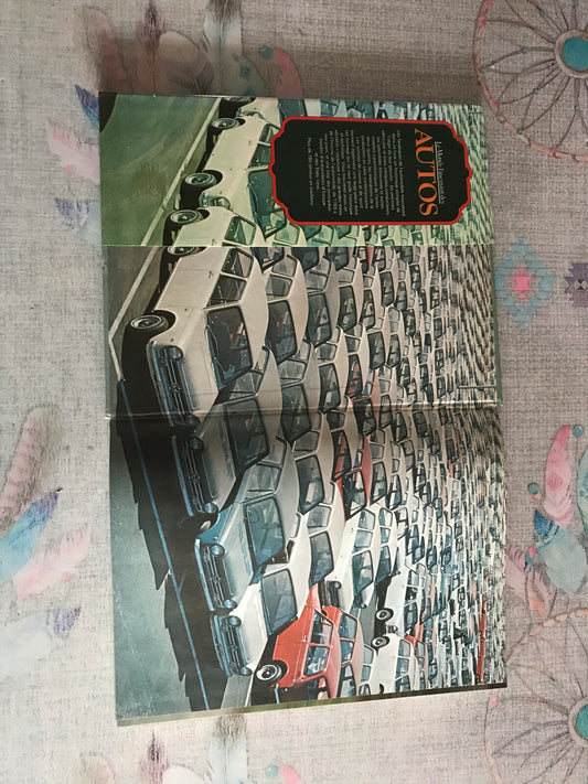 Livre Voiture Automobile Le Monde Fascinant des Autos 160 illustrations