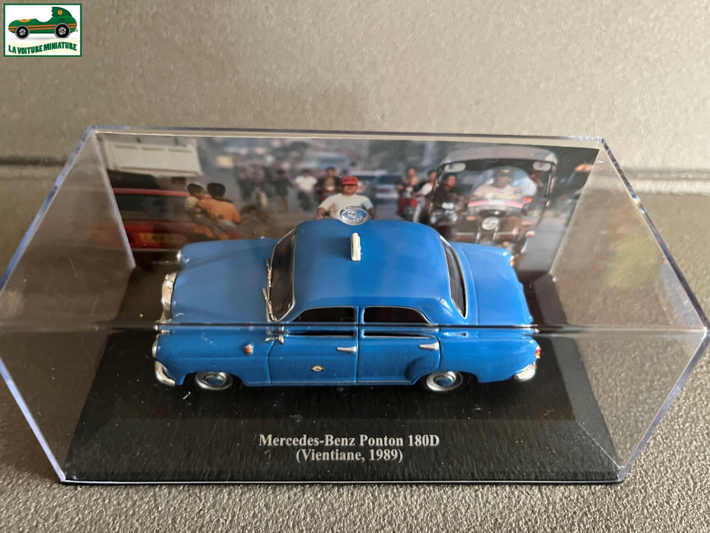 Voiture Miniature Mercedes Benz Ponton 180D 1989 Taxi Du Monde au 1/43 Altaya