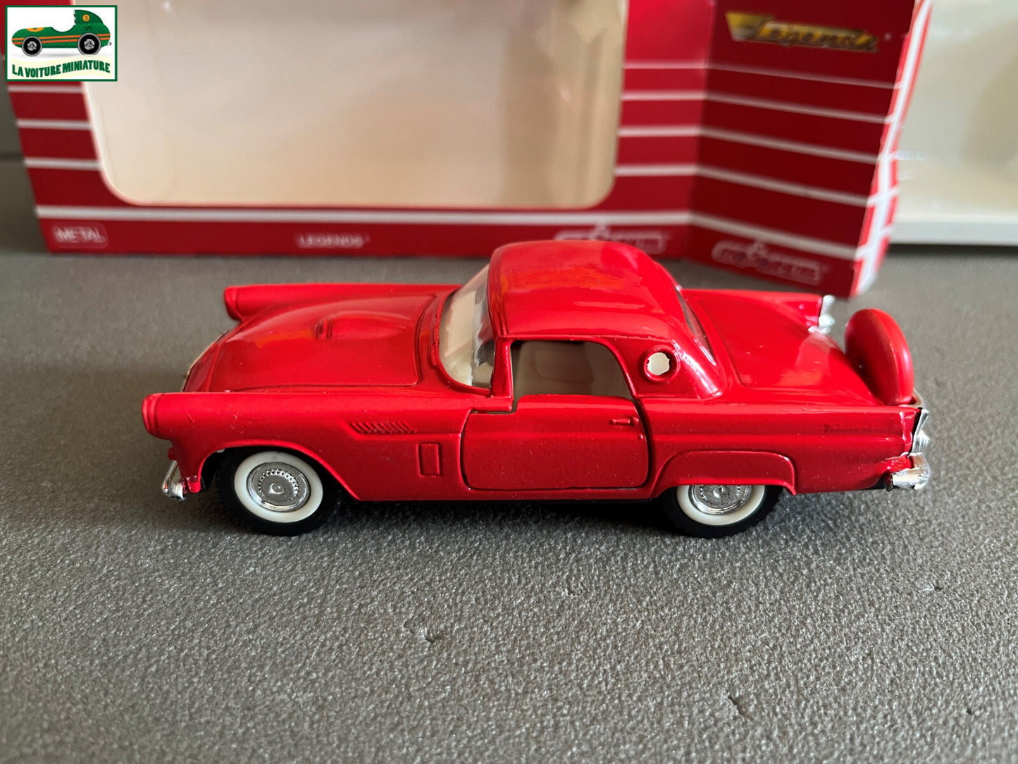 Voiture miniature Ford Thunderbird 56 2402 Majorette 1/32