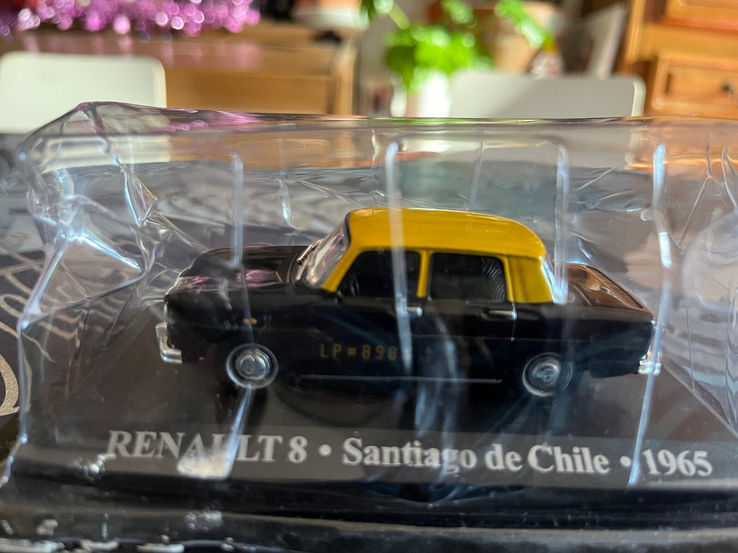 Voiture Miniature Renault 8 Santiago de Chile 1965 Taxi Du Monde au 1/43 Altaya