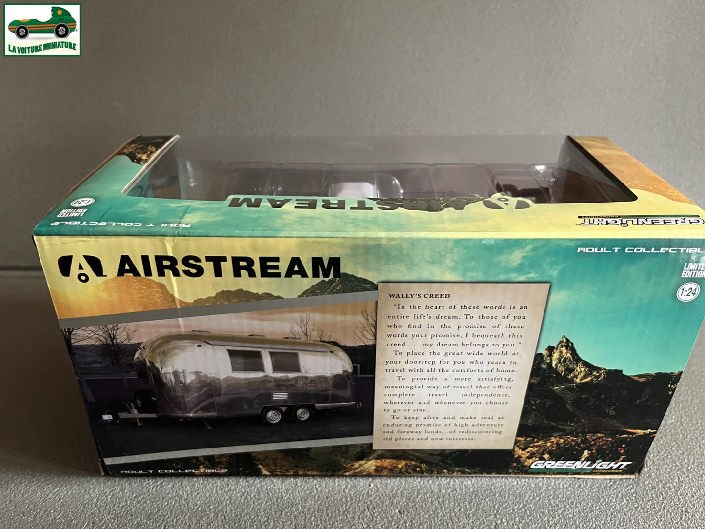 Voiture miniature Caravane AirStream 16 Bambi Greenlight au 1/24