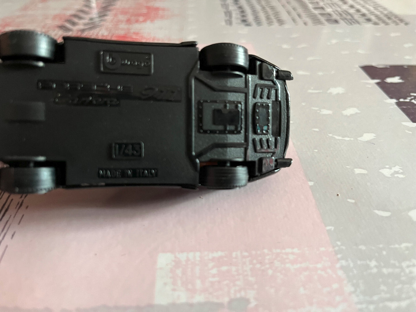 Voiture miniature Porsche 911 Carrera Burago 1/43