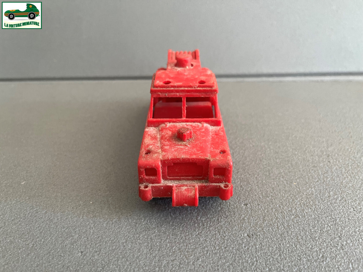 Ancienne Miniature Mob SuperJouet Land Rover 109 Pompiers Plastique 1/43 Epave