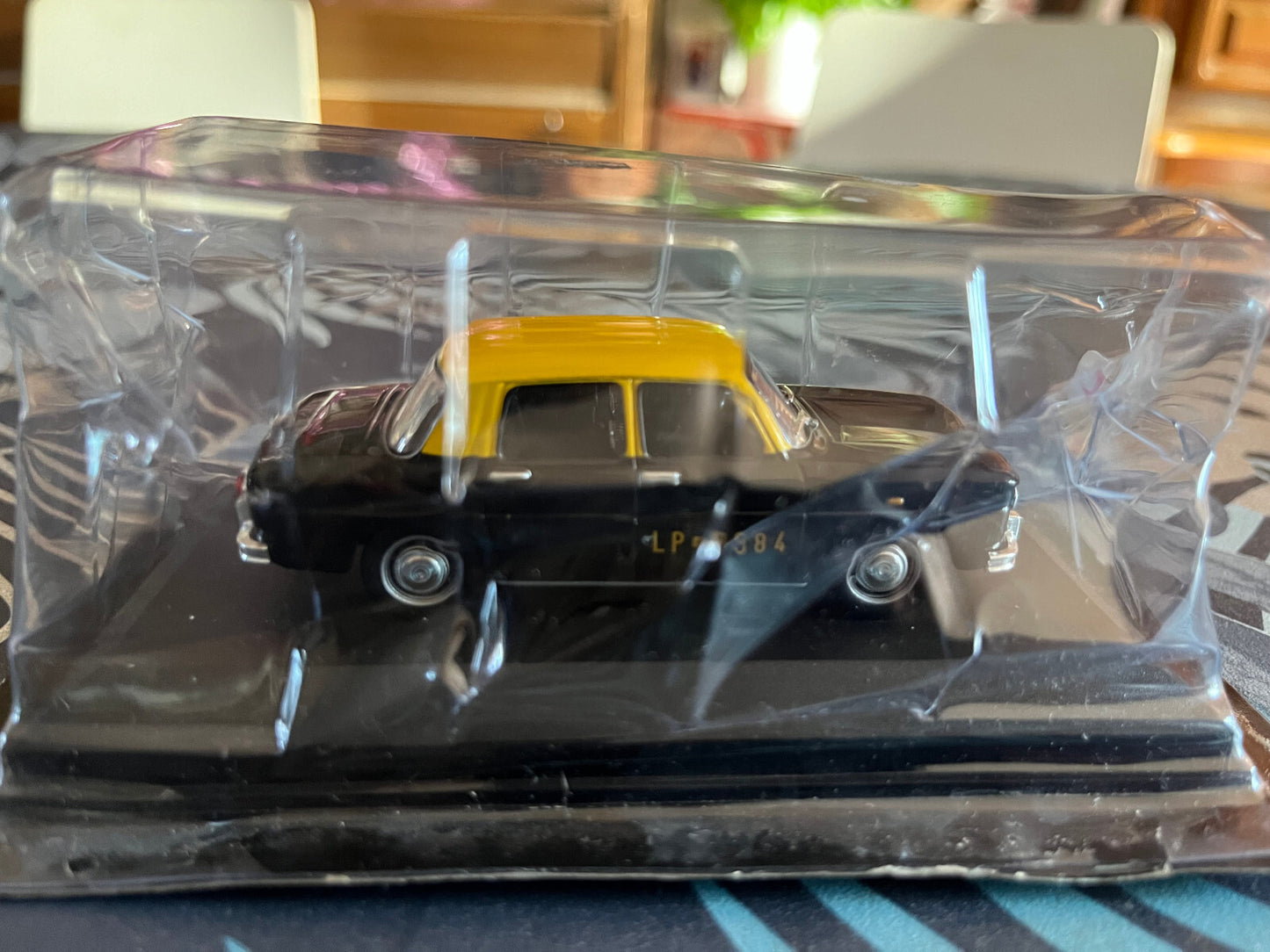 Voiture Miniature Renault 8 Santiago de Chile 1965 Taxi Du Monde au 1/43 Altaya