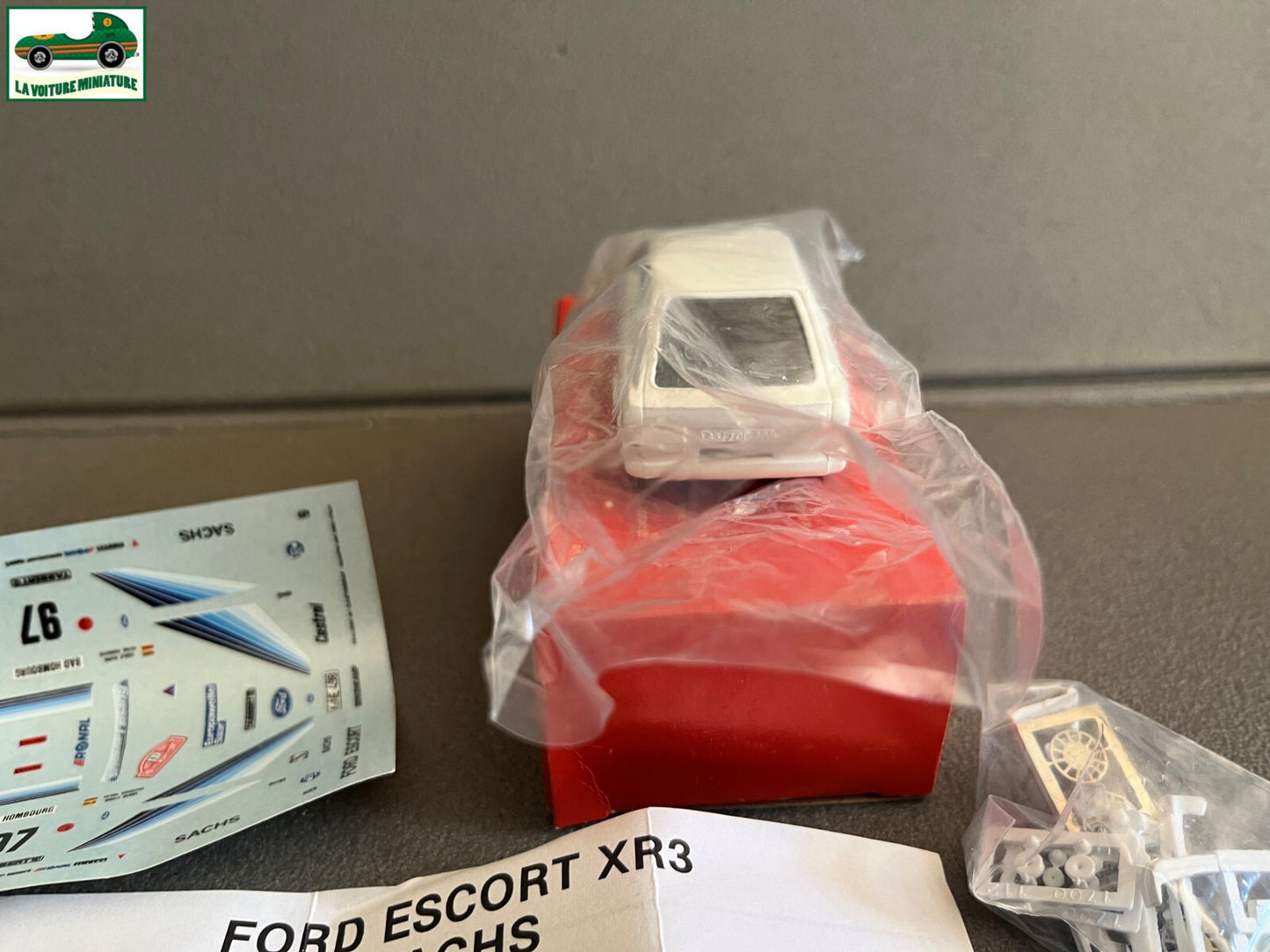 Voiture Miniature Kit non monté Ford Escort XR3 Monte Carlo Top 43 au 1/43