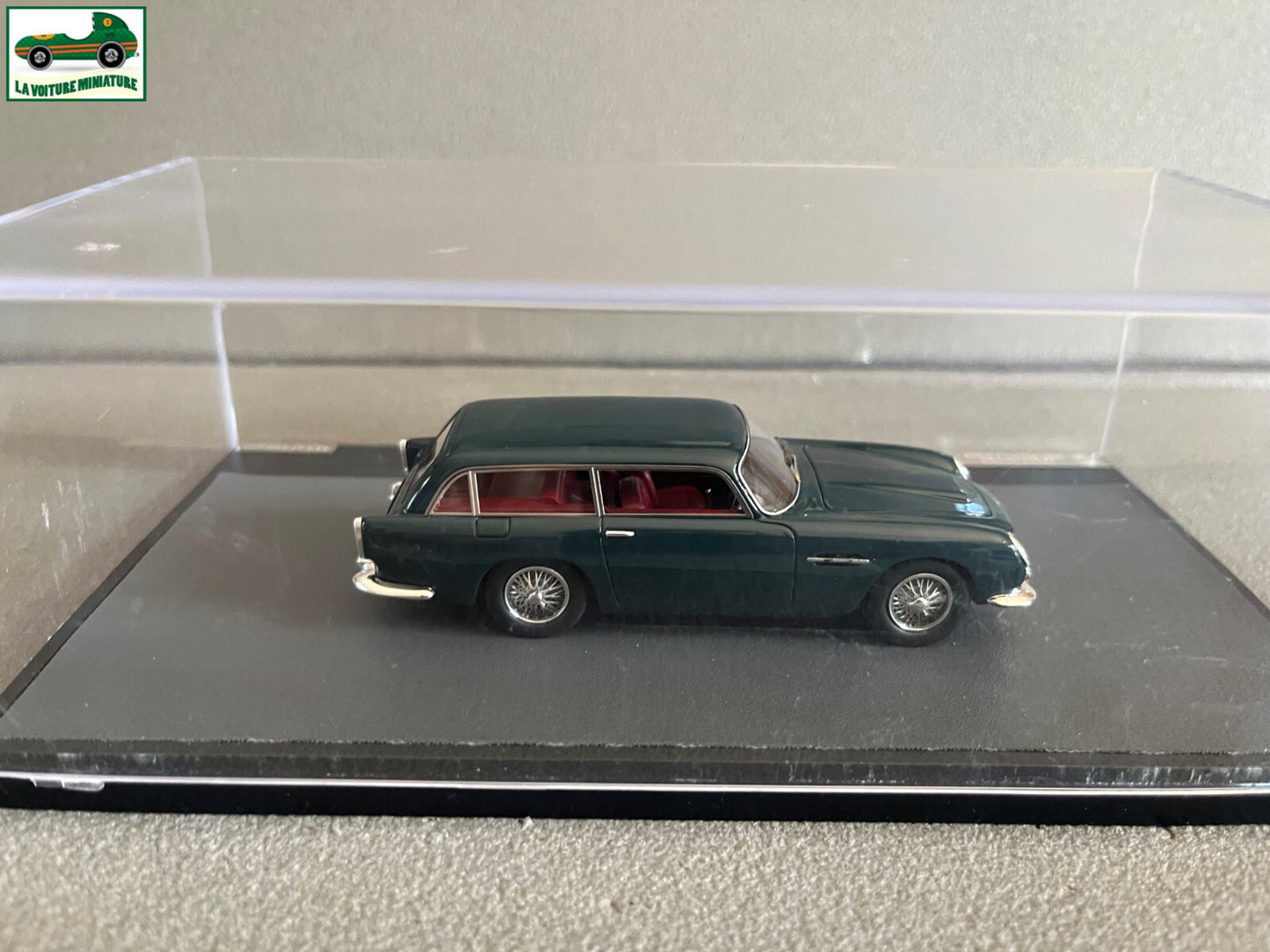 Voiture Miniature Aston Martin DB5 Shooting Brake Harold Radford Matrix au 1/43