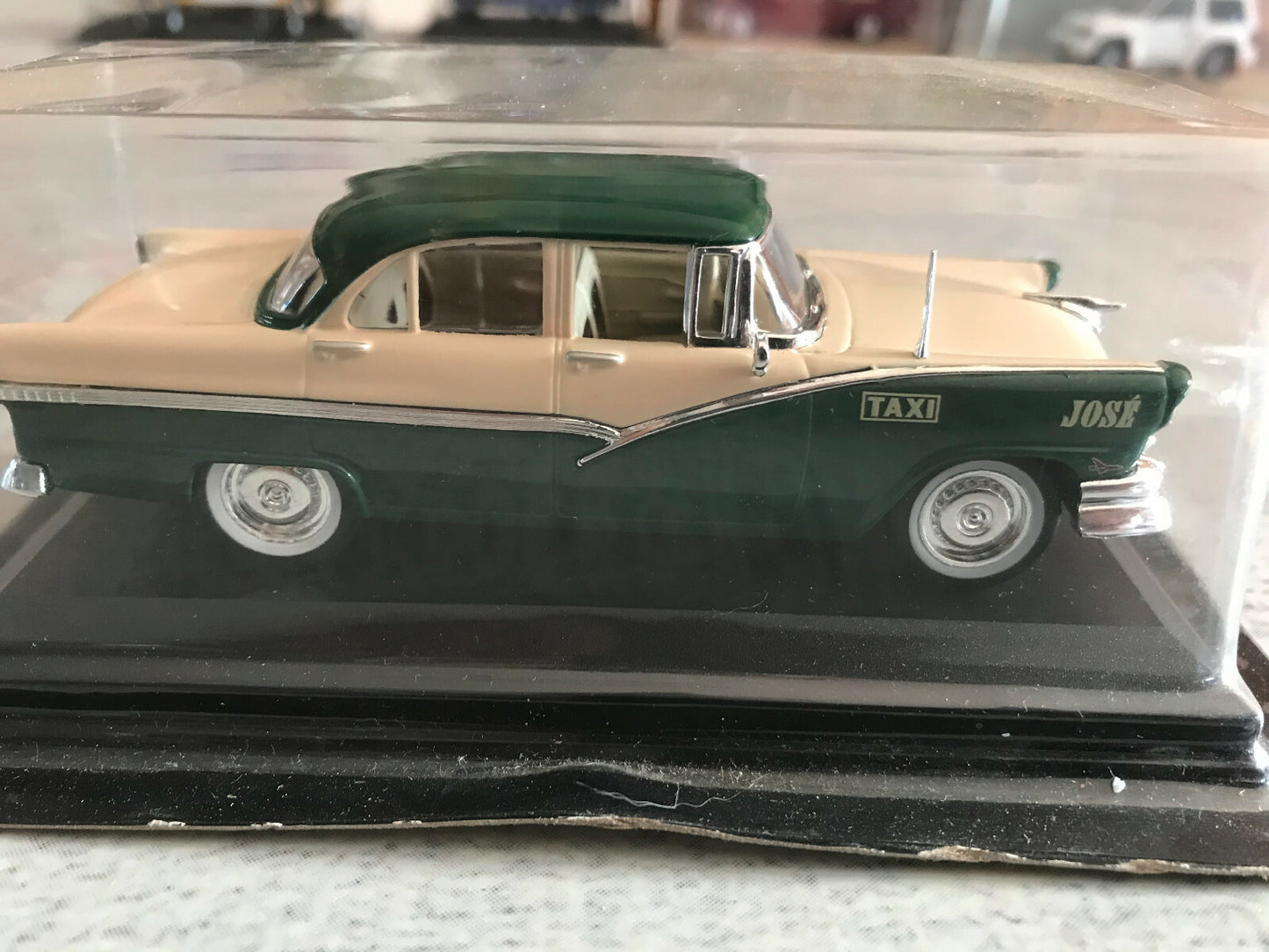 Voiture Miniature Ford Farlane La Habana 1956 Taxi Du Monde au 1/43 Altaya