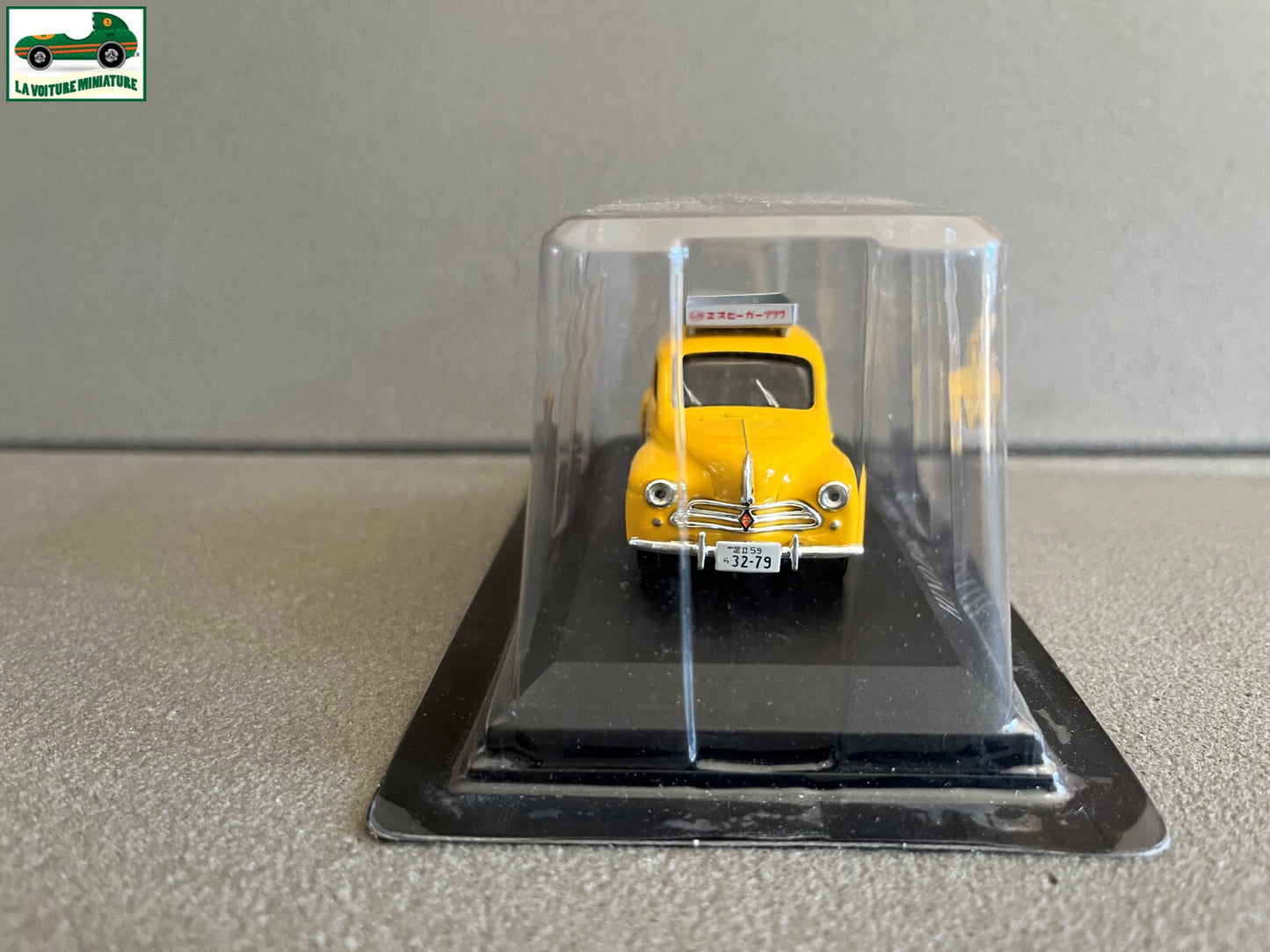 Voiture Miniature Renault 4CV Hino PA62 Tokyo 1966 Taxi Du Monde au 1/43 Altaya
