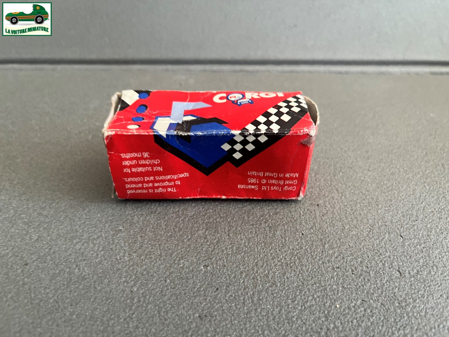 Ancienne Voiture Miniature Corgi Ford Transit Made GT Britain Echelle Majorette