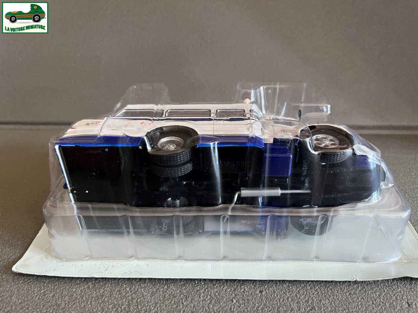 Voiture miniature Camion Berliet TLR 10 Dépanneuse Artis Bus Hachette 1/43