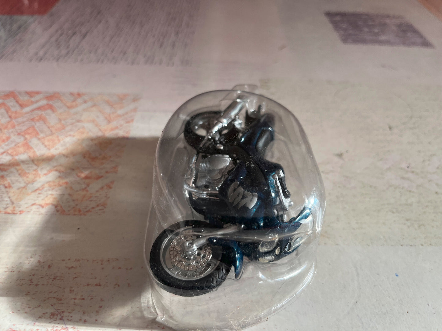 Moto miniature Triumph RS Motos à Collectionner Maisto Altaya au 1/18