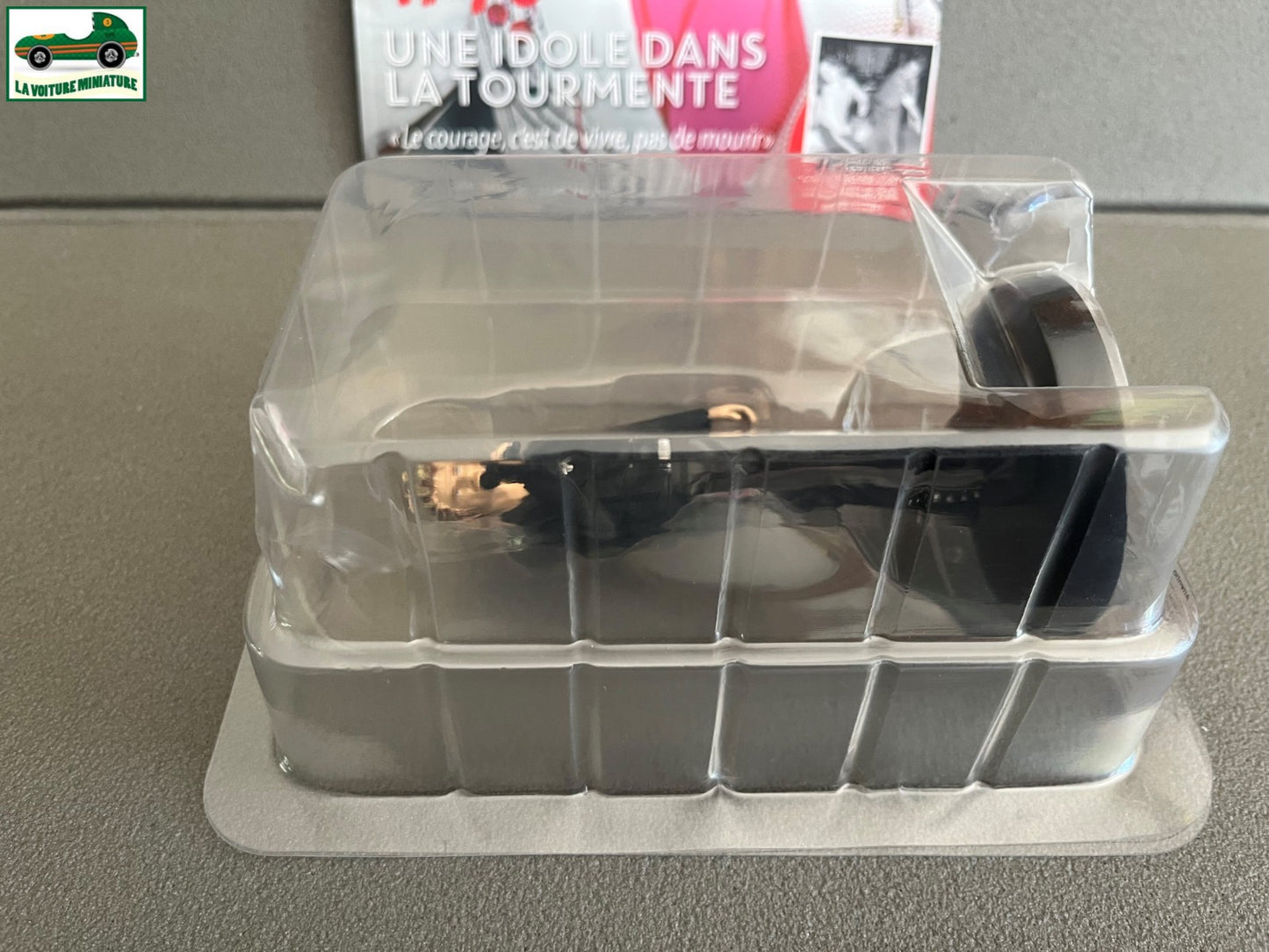 Figurine de Collection Johnny Hallyday + Livret N°18