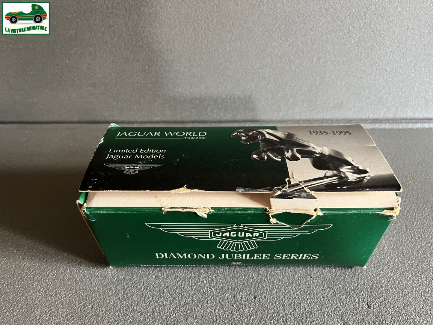 Voiture Miniature Diamond Jubilee Series Jaguar Model XK 150 au 1/43