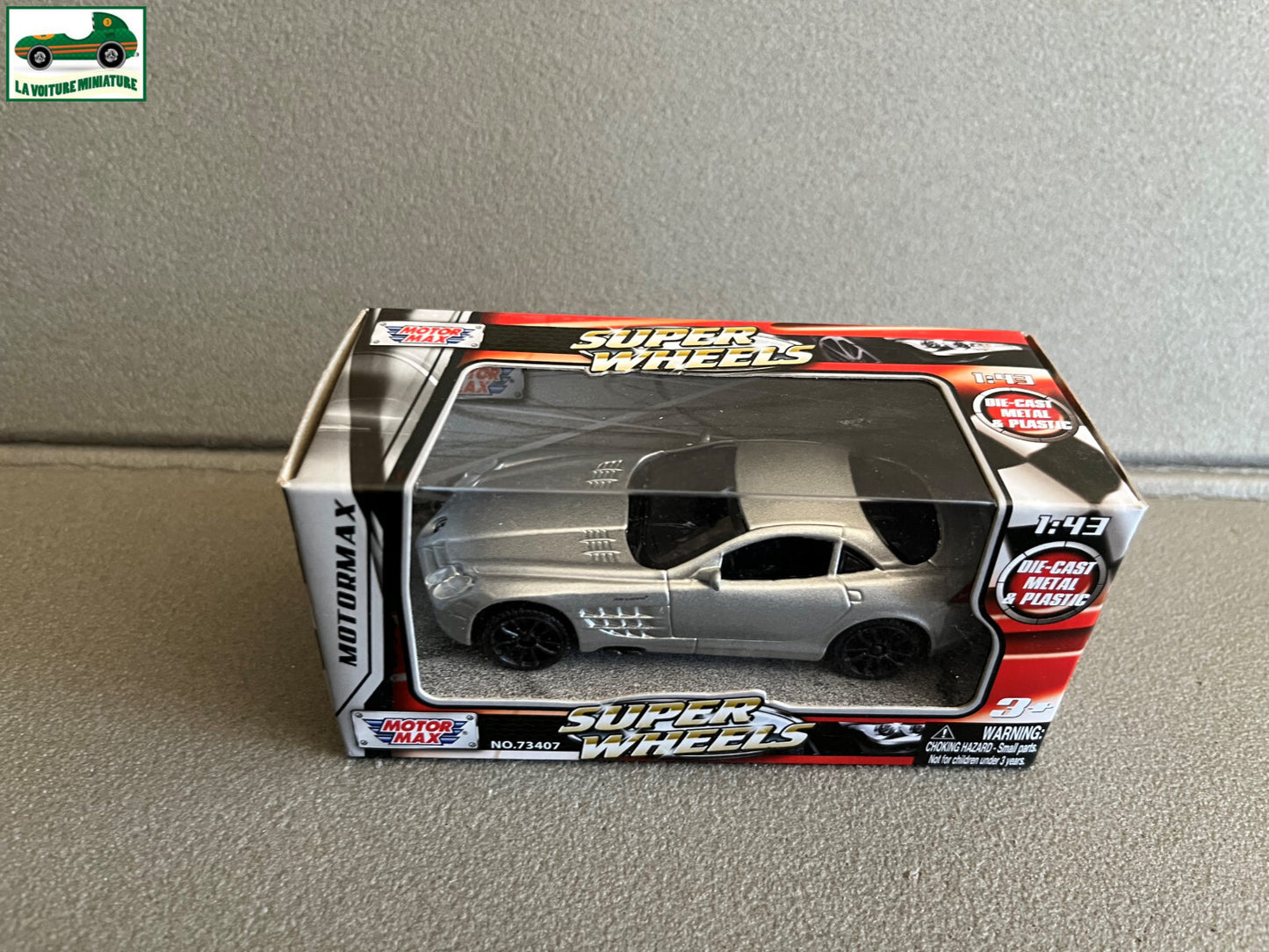 Voiture miniature 2005 Mercedes-Benz SLR McLaren Motor Max 1/43