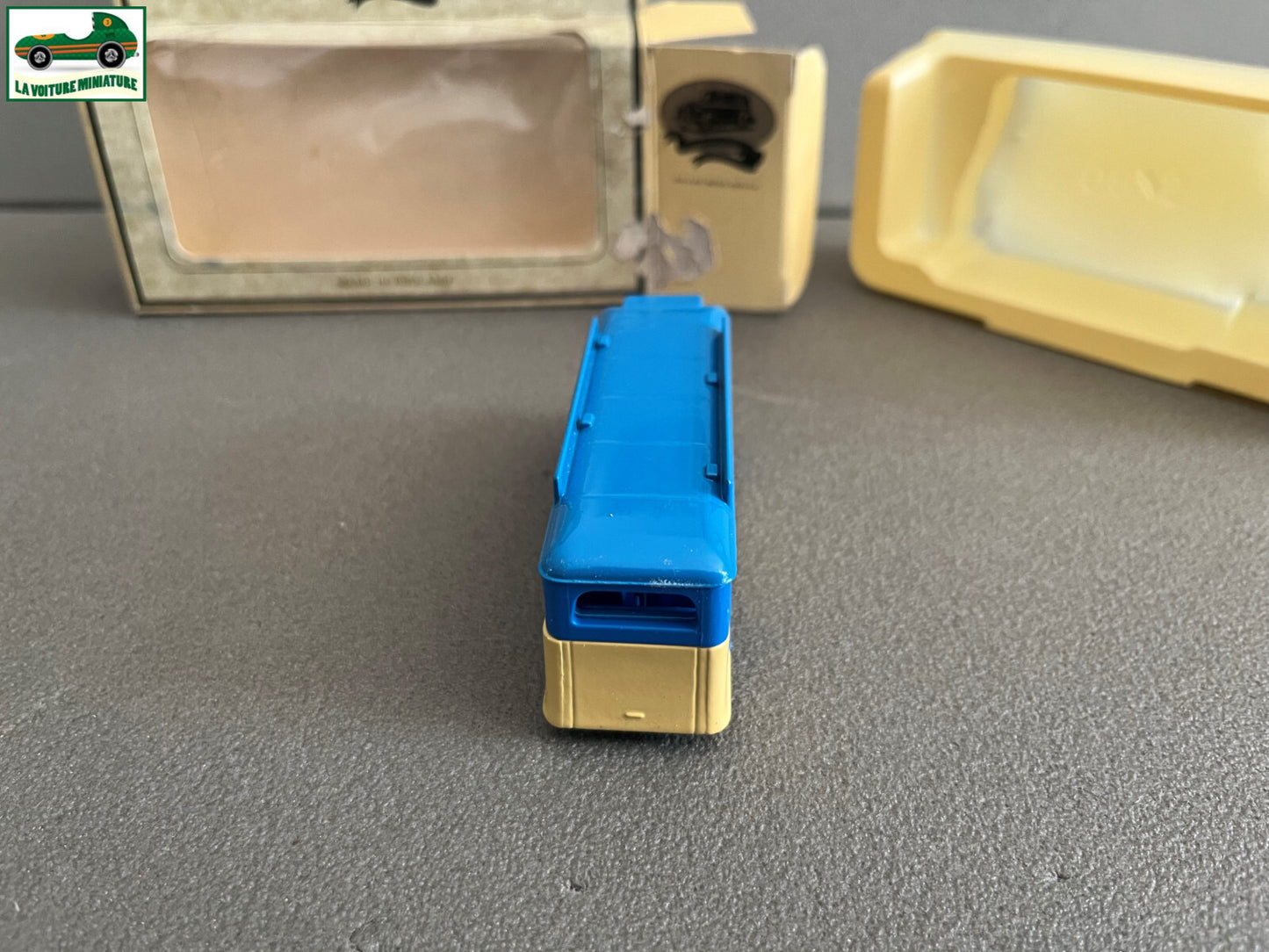Voiture Miniature anglaise Autobus Autocar bus Belle Coaches LLedo Toy