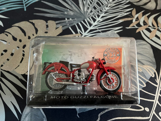 Moto miniature Guzzi Falcone Italienne 1/24