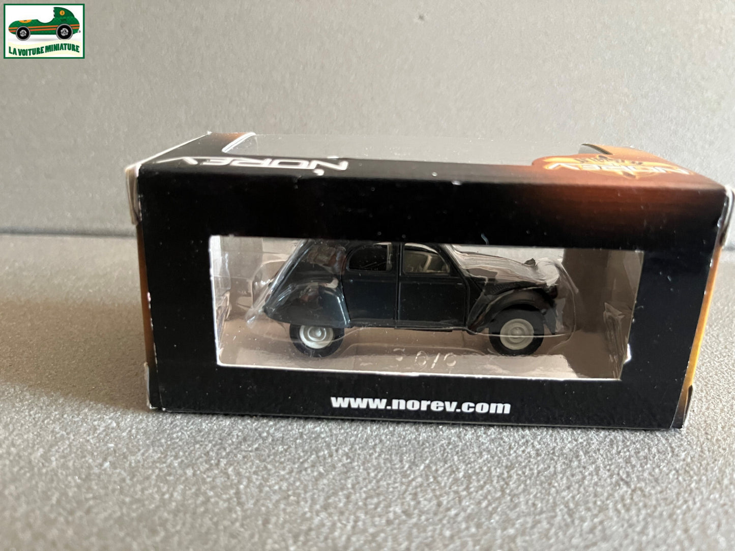 Voiture miniature Citroen 2CV Grise 3 inches 1/64