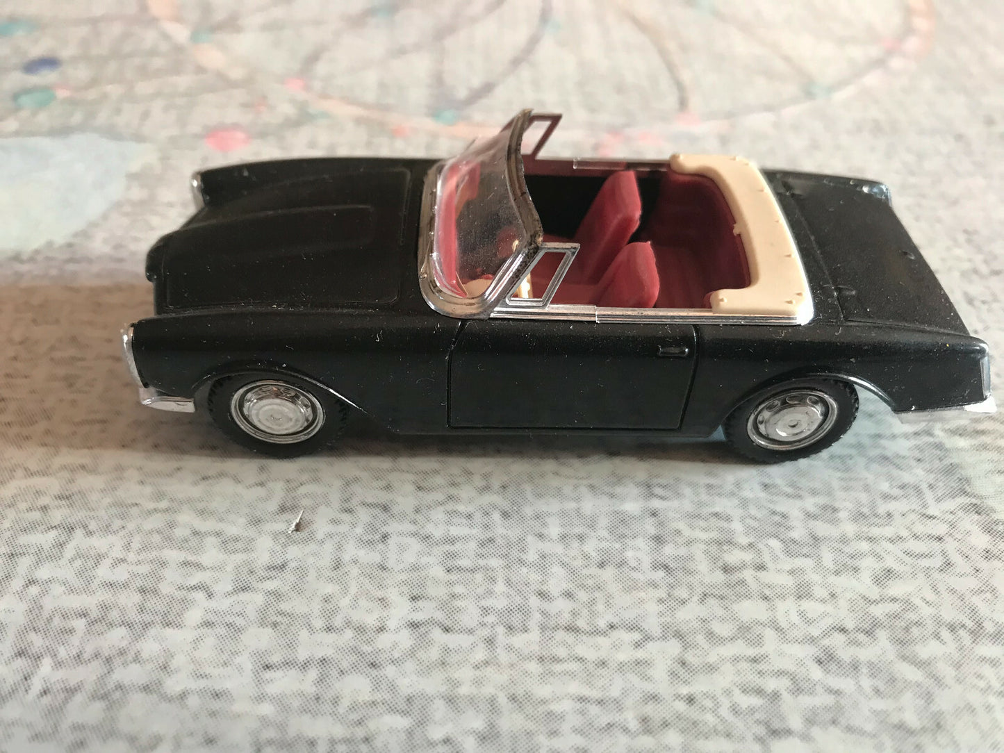 Voiture miniature Facel Vega 2 1962 Solido France au 1/43