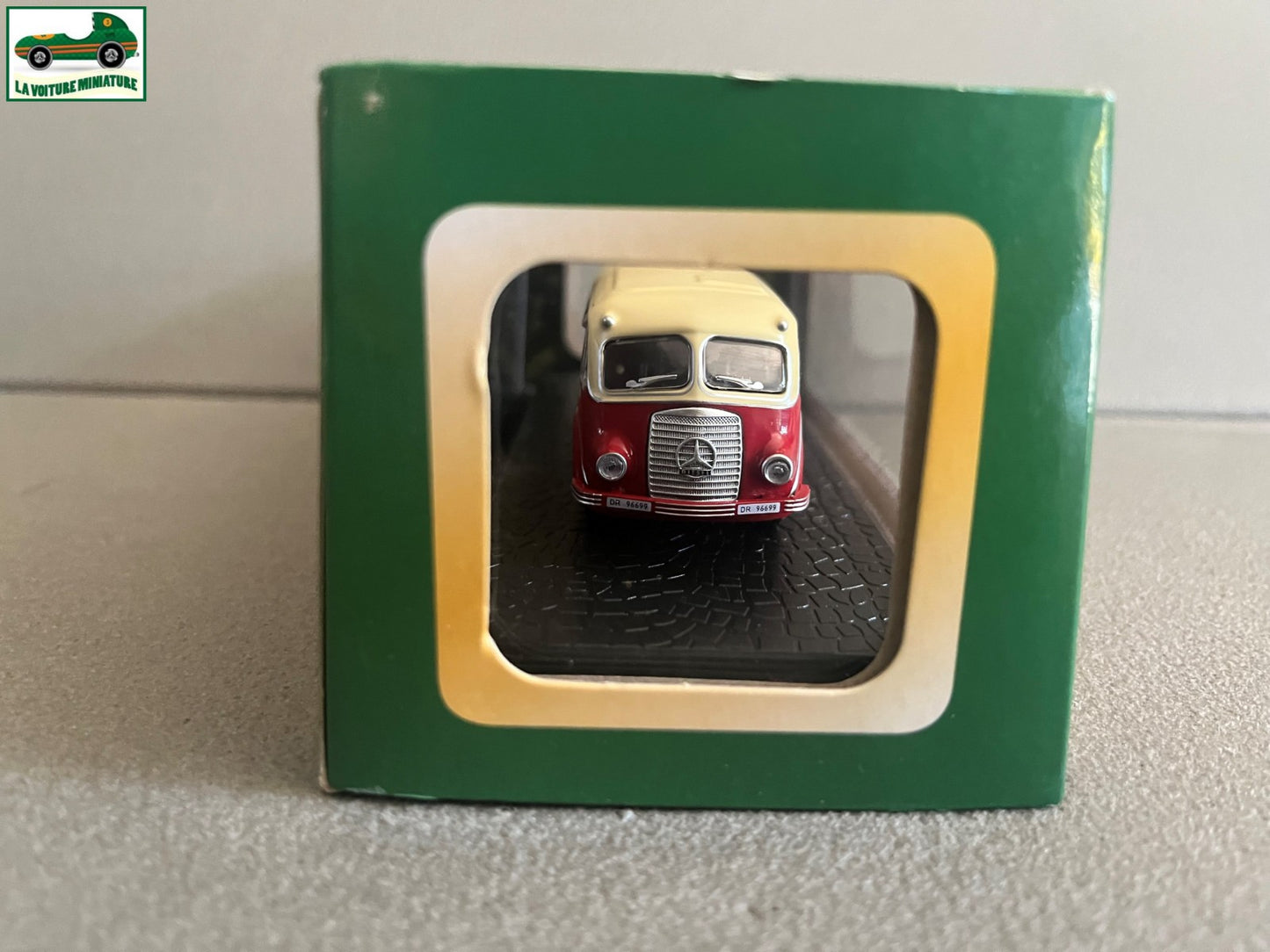 Voiture miniature Mercedes Benz LoP 3500 1935 Autobus Bus Collection Atlas 1/72