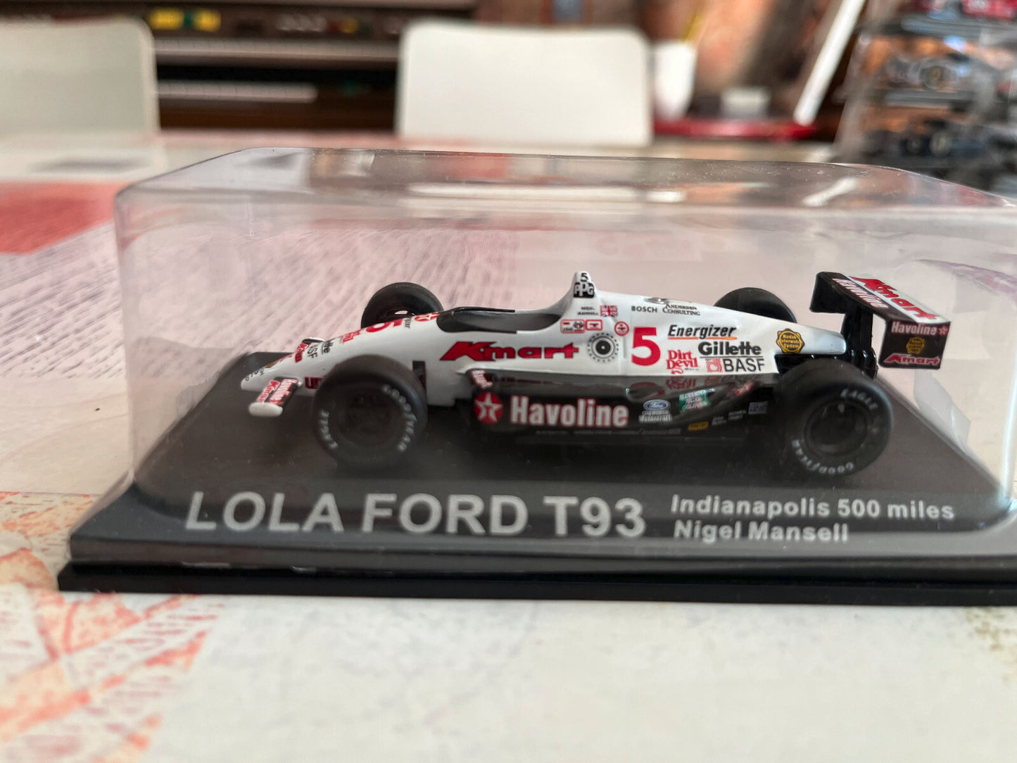 Voiture miniature Lola Ford T93 Indianapolis 500 miles Mansell Altaya 1/43