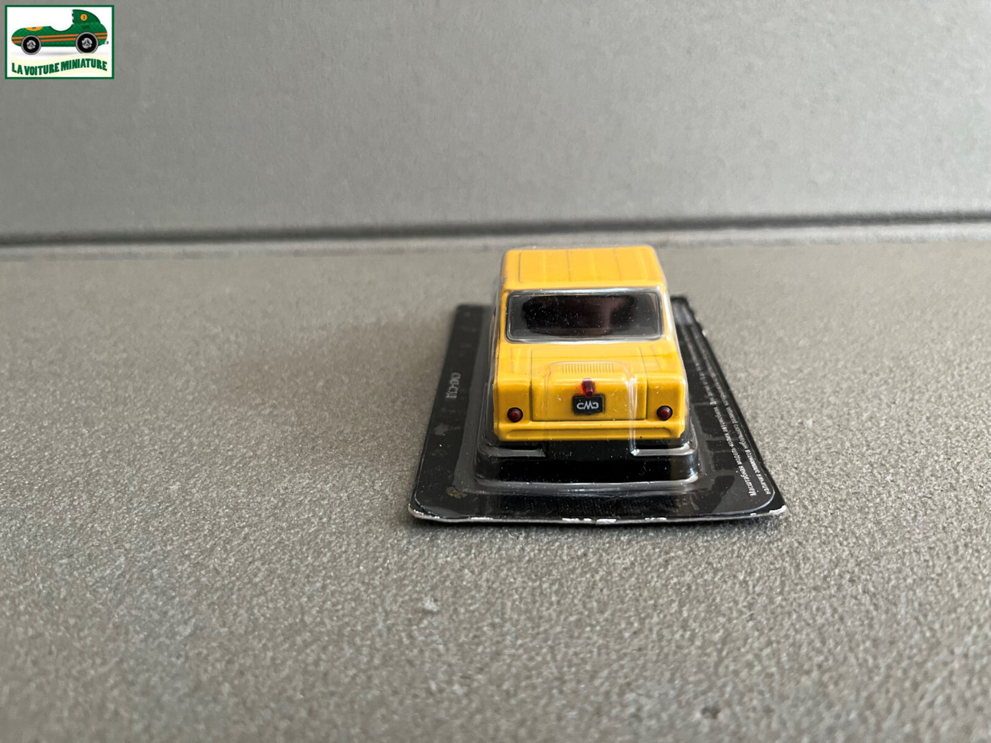 Voiture Miniature CM3 SMZ S-3D Pays de L'est URSS Russie au 1/43