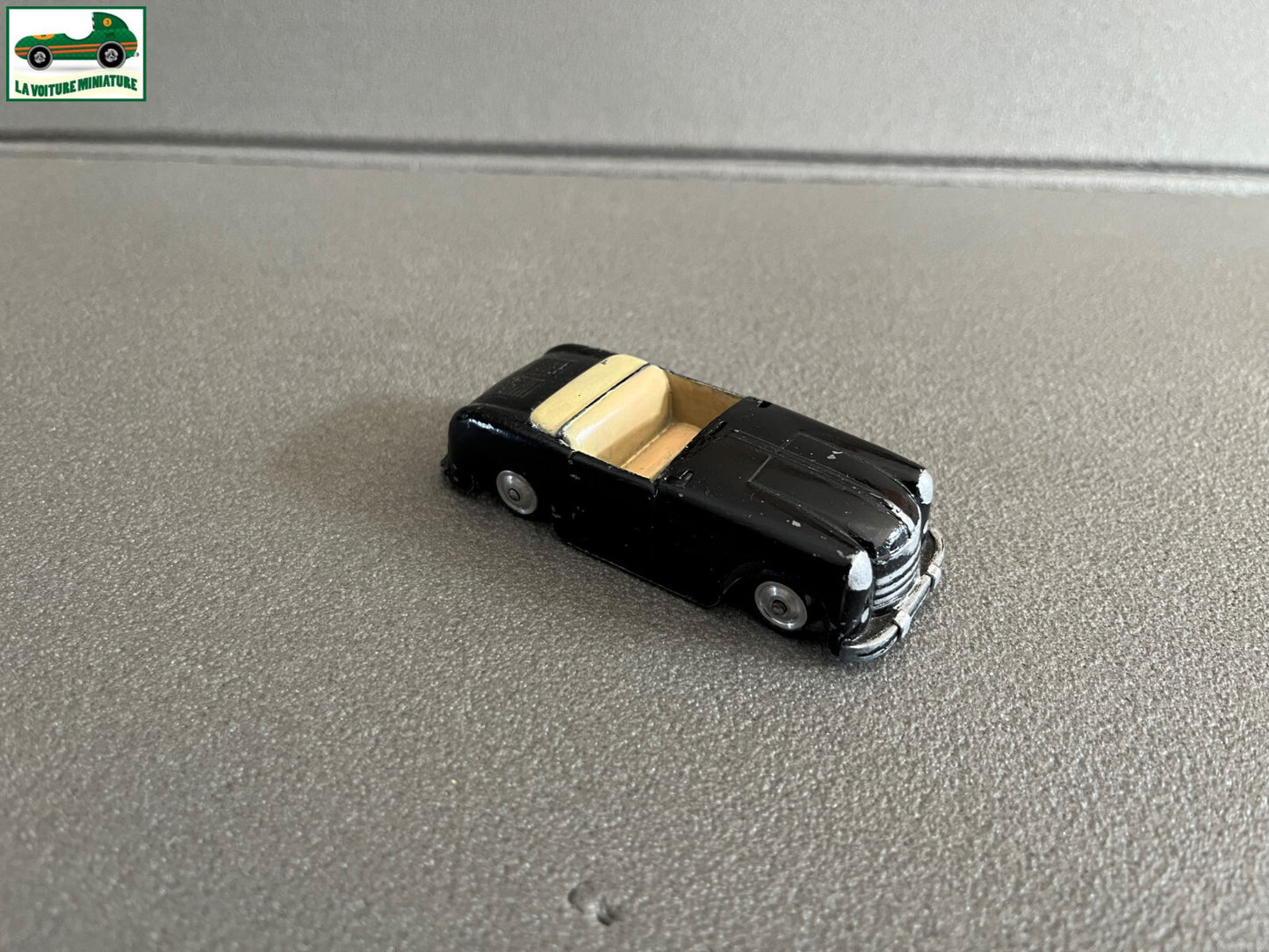 Ancienne Miniature Voiture R de Rovin CIJ France Epave 1/43