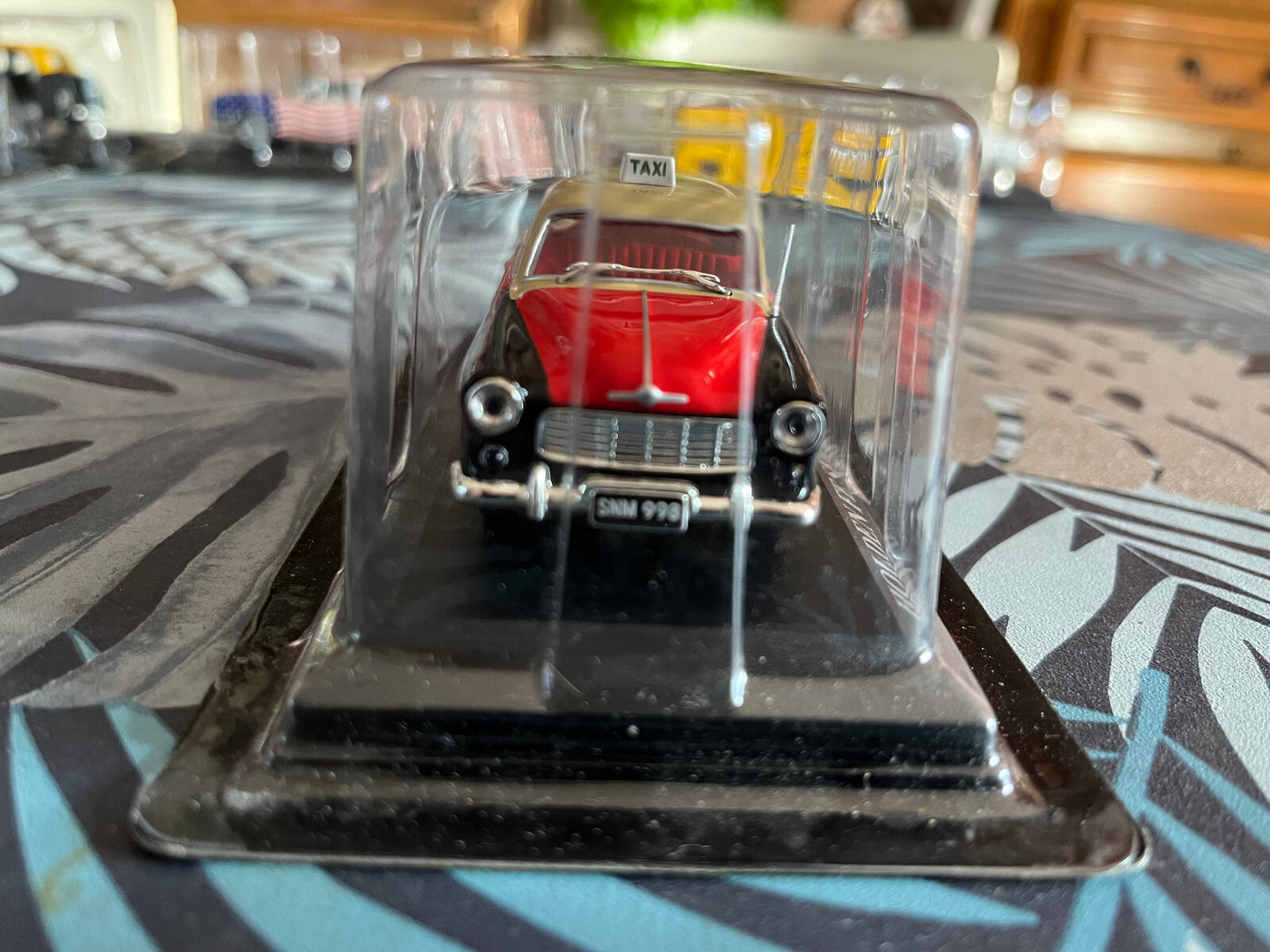 Voiture Miniature Holden Fe Sedan Sydney 1956 Taxi Du Monde au 1/43