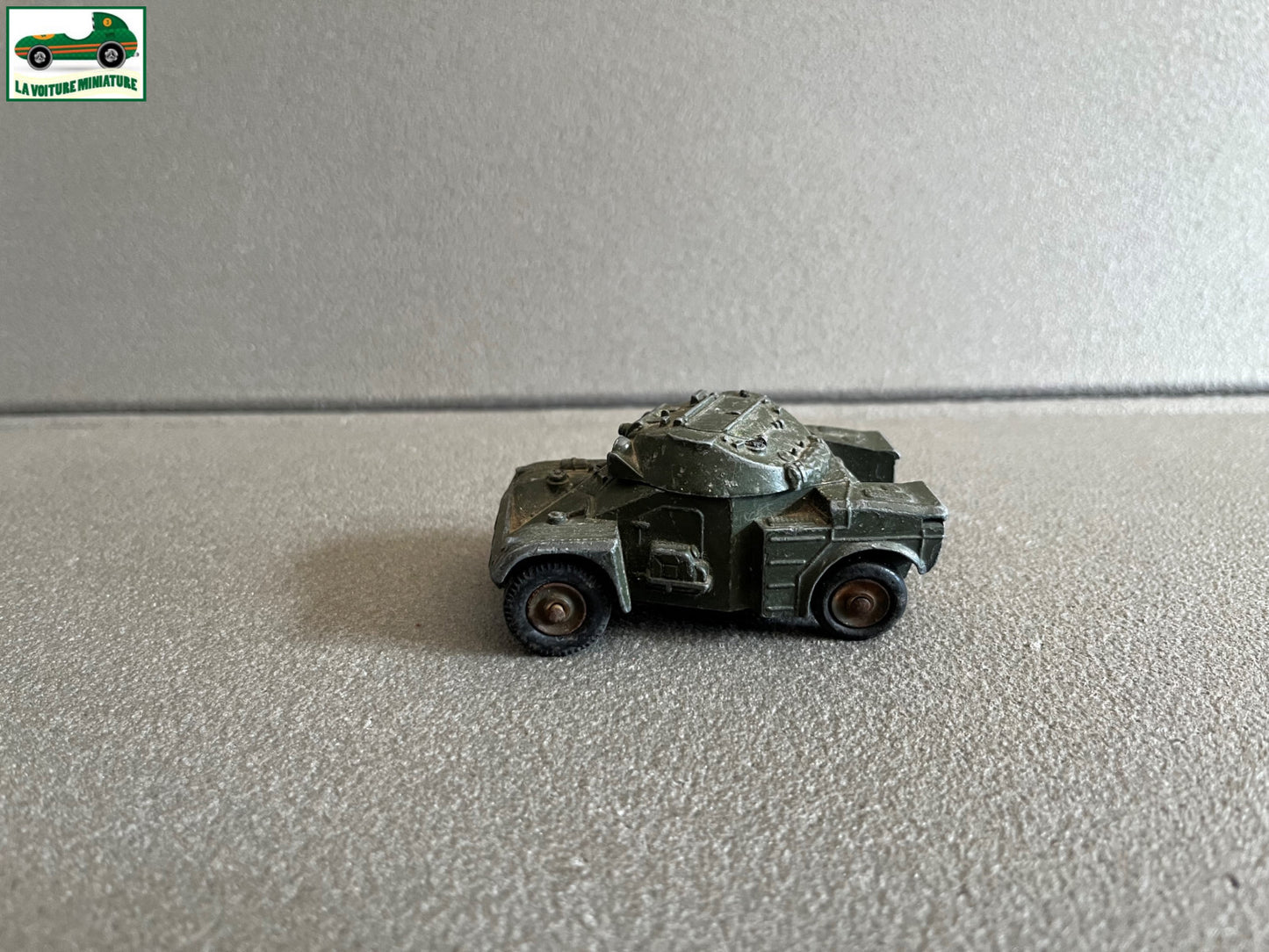 Ancienne Miniature Dinky Toys Armée Tank Char Panhard AML Meccano France Epave